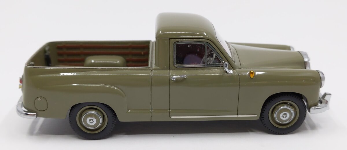 Neo Scale Models 1:43 Diecast Mercedes-Benz 180 