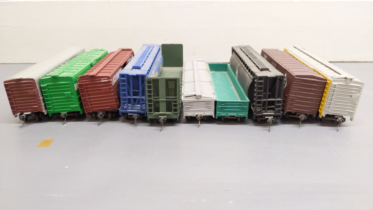 Bachmann and Others HO Assorted Freight Cars 300620, 6509, 78965, 869378 [10] VG