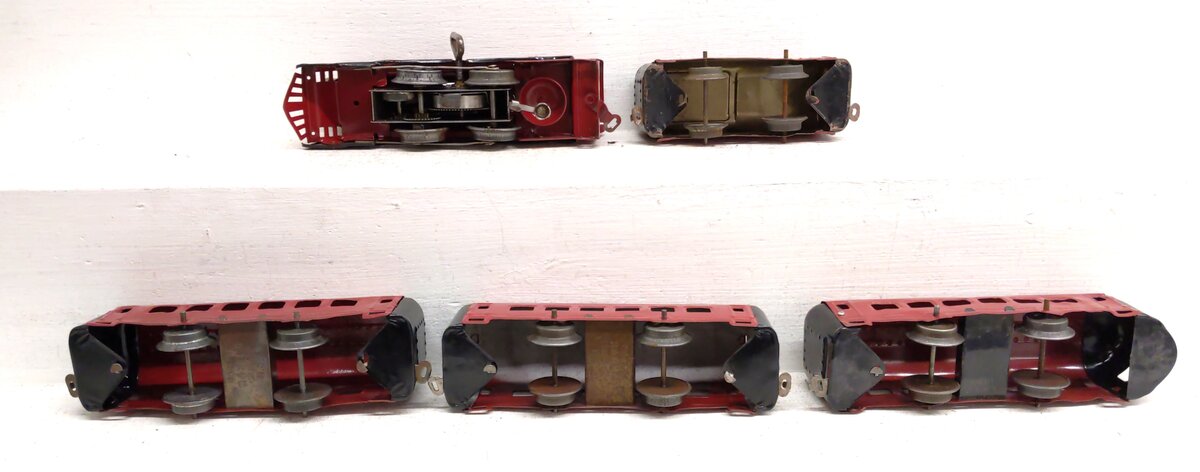 Hafner 1010 Vintage O Gauge Clockwork Steam Passenger Set