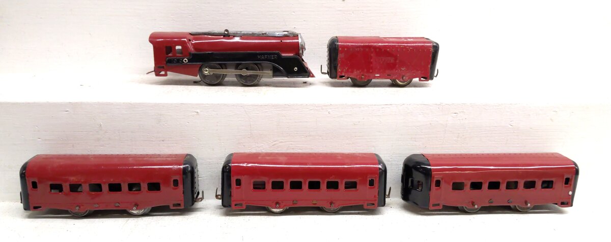 Hafner 1010 Vintage O Gauge Clockwork Steam Passenger Set