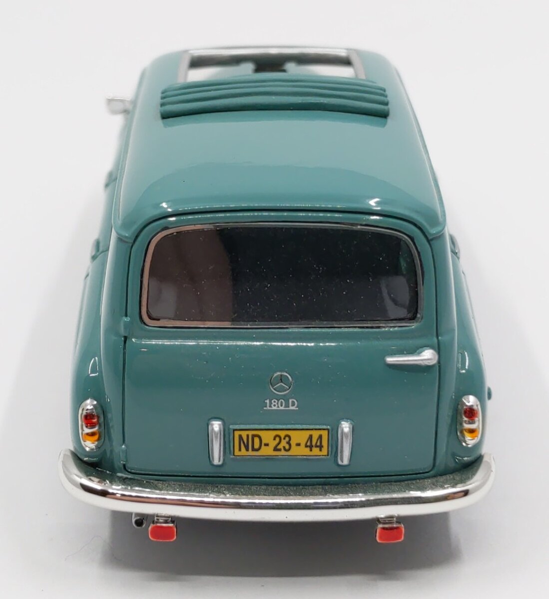Premium X 1:43 Diecast Mercedes-Benz W115 Station Wagon VG