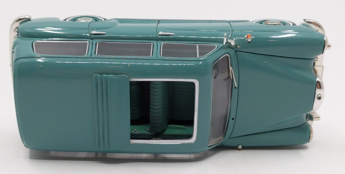 Premium X 1:43 Diecast Mercedes-Benz W115 Station Wagon VG