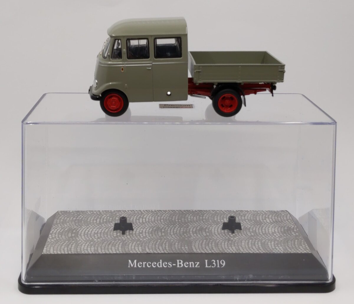 Premium ClassiXXs 1:43 Diecast Mercedes-Benz L319 Pickup VG