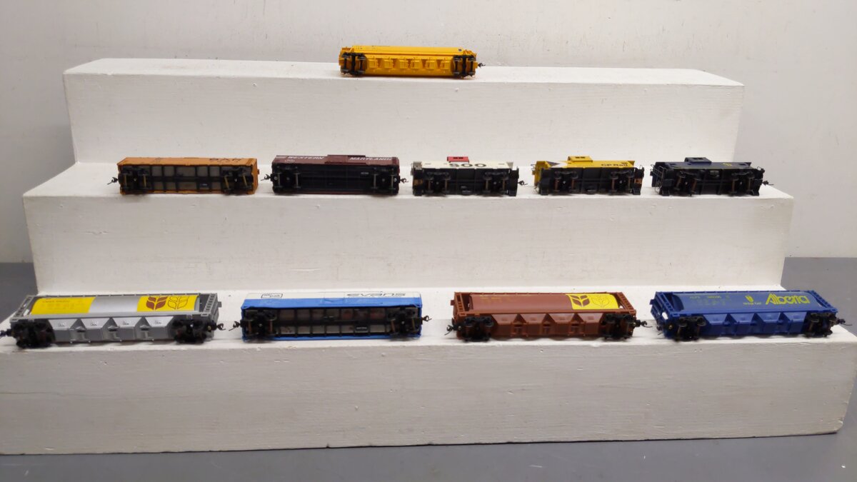 Atlas and Others HO Assorted Freight Cars 27013, 18, 434135, 3178, 128[10] EX