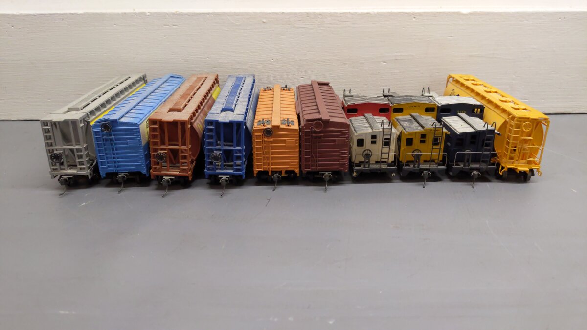 Atlas and Others HO Assorted Freight Cars 27013, 18, 434135, 3178, 128[10] EX