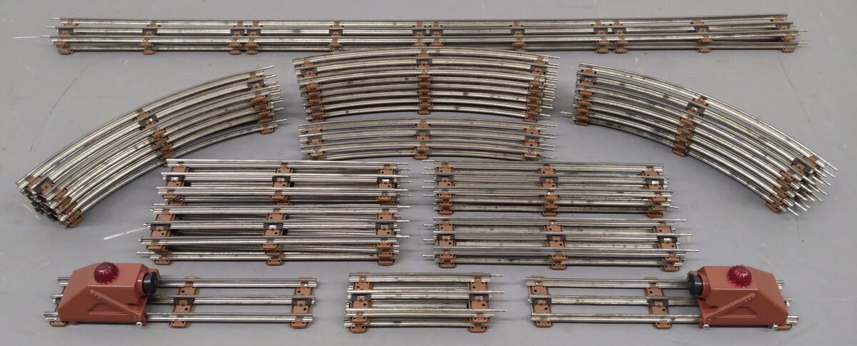 Lionel Assorted O27 Gauge Straight/Curved Tubular Tracks w/ Bumpers [34] EX