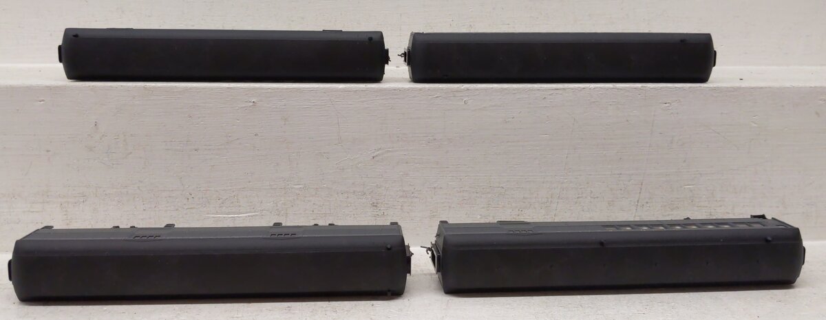 Rivarossi RT600232 HO Scale Union Pacific 60` HWT Passenger Car (Set of 4) LN/Box
