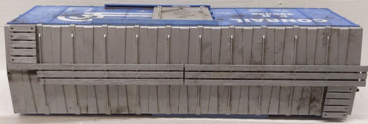 USA Trains 359025 G Conrail Boxcar