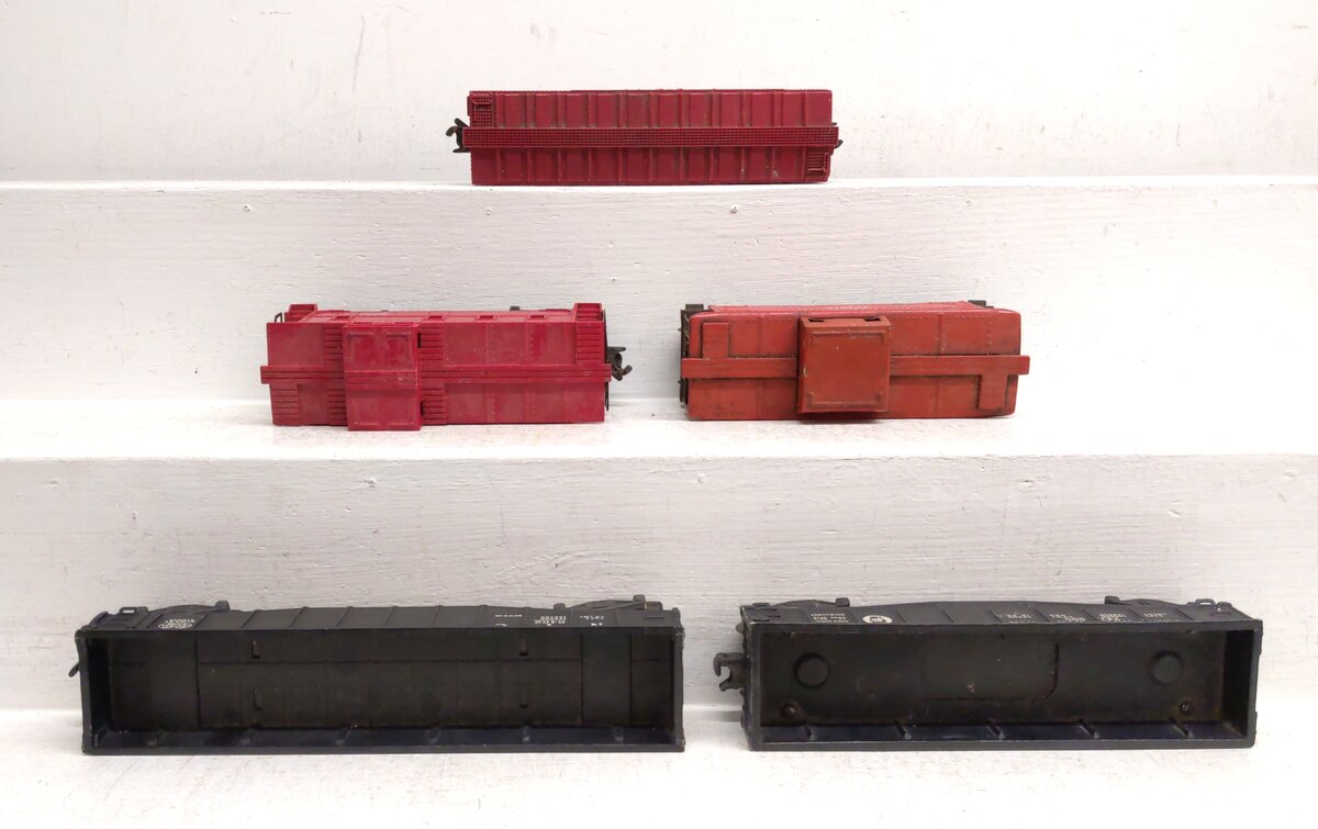 Lionel Postwar O Gauge Assorted Freight Cars: 6014, 6257, 6462, 2452 [5]