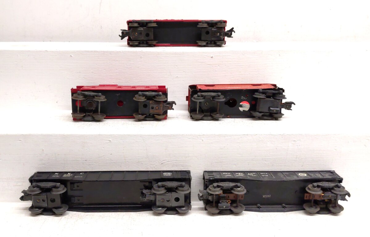 Lionel Postwar O Gauge Assorted Freight Cars: 6014, 6257, 6462, 2452 [5]