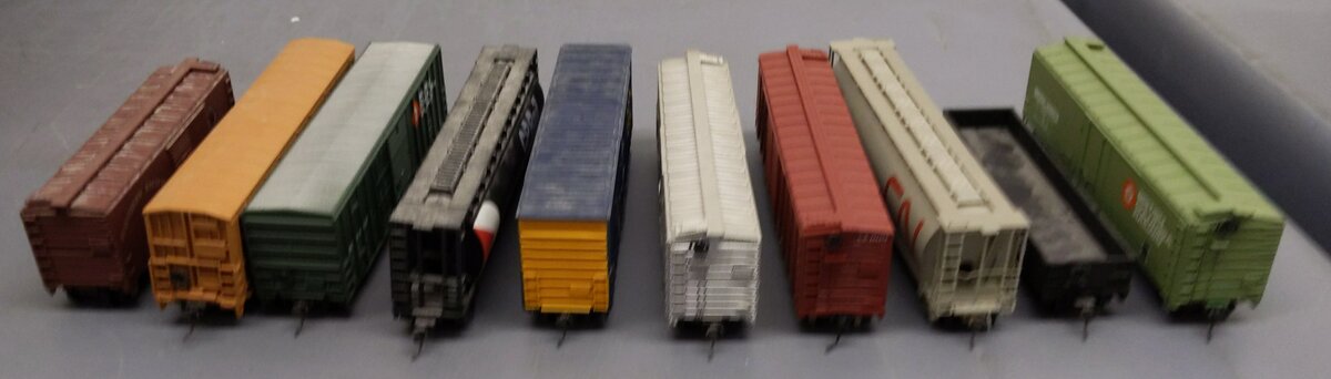 HO Scale Assorted Freight Cars [10] VG