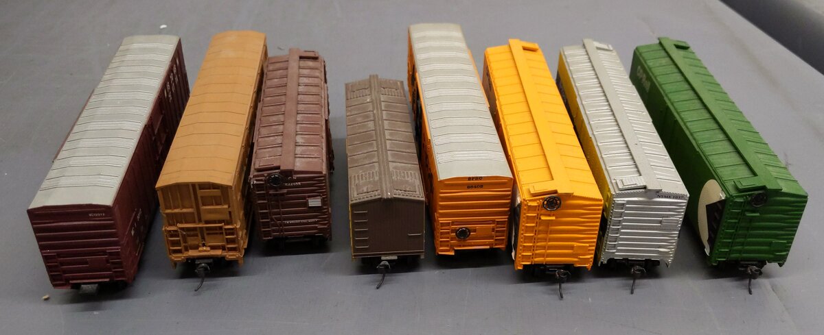 Life Like HO Assorted Freight Cars [8] EX