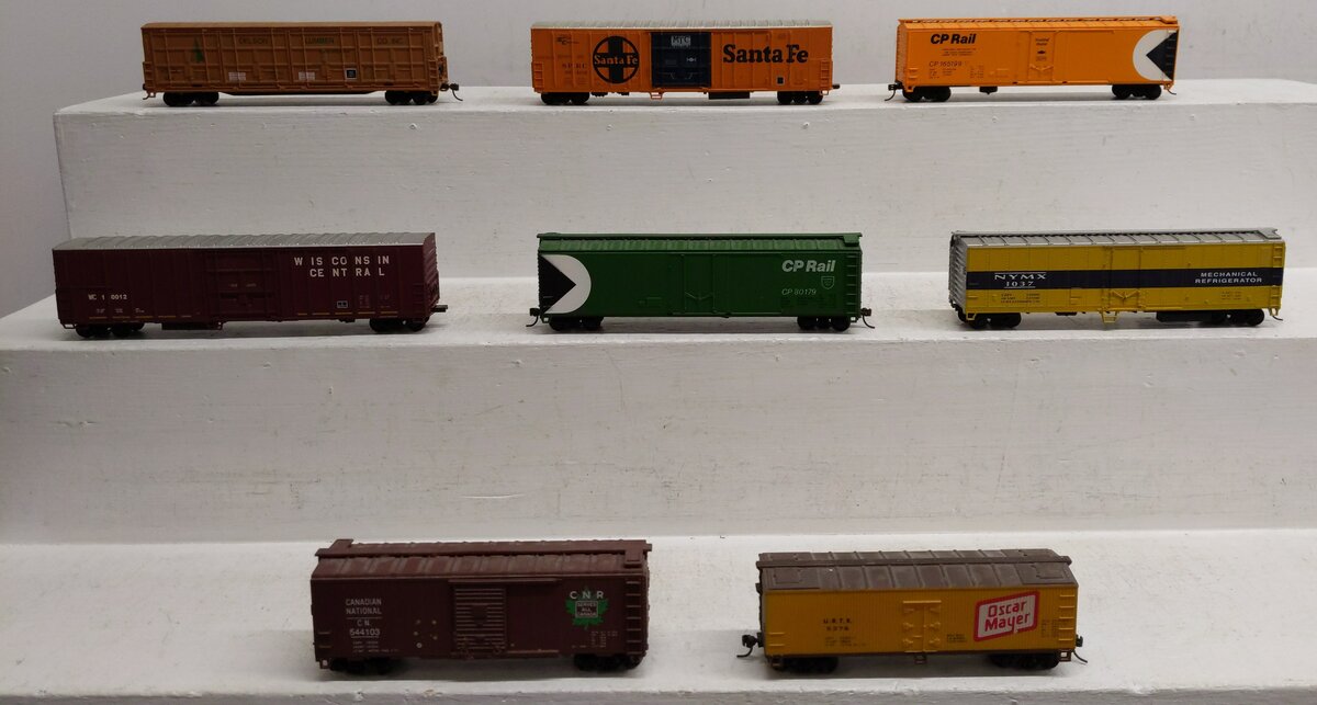 Life Like HO Assorted Freight Cars [8] EX