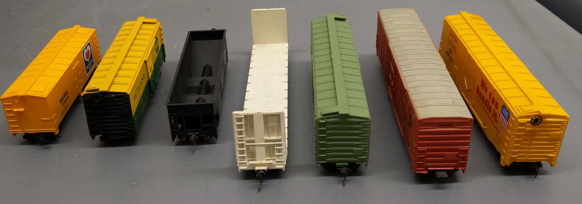 Bowser & Other Assorted HO Scale Freight Cars [8] EX