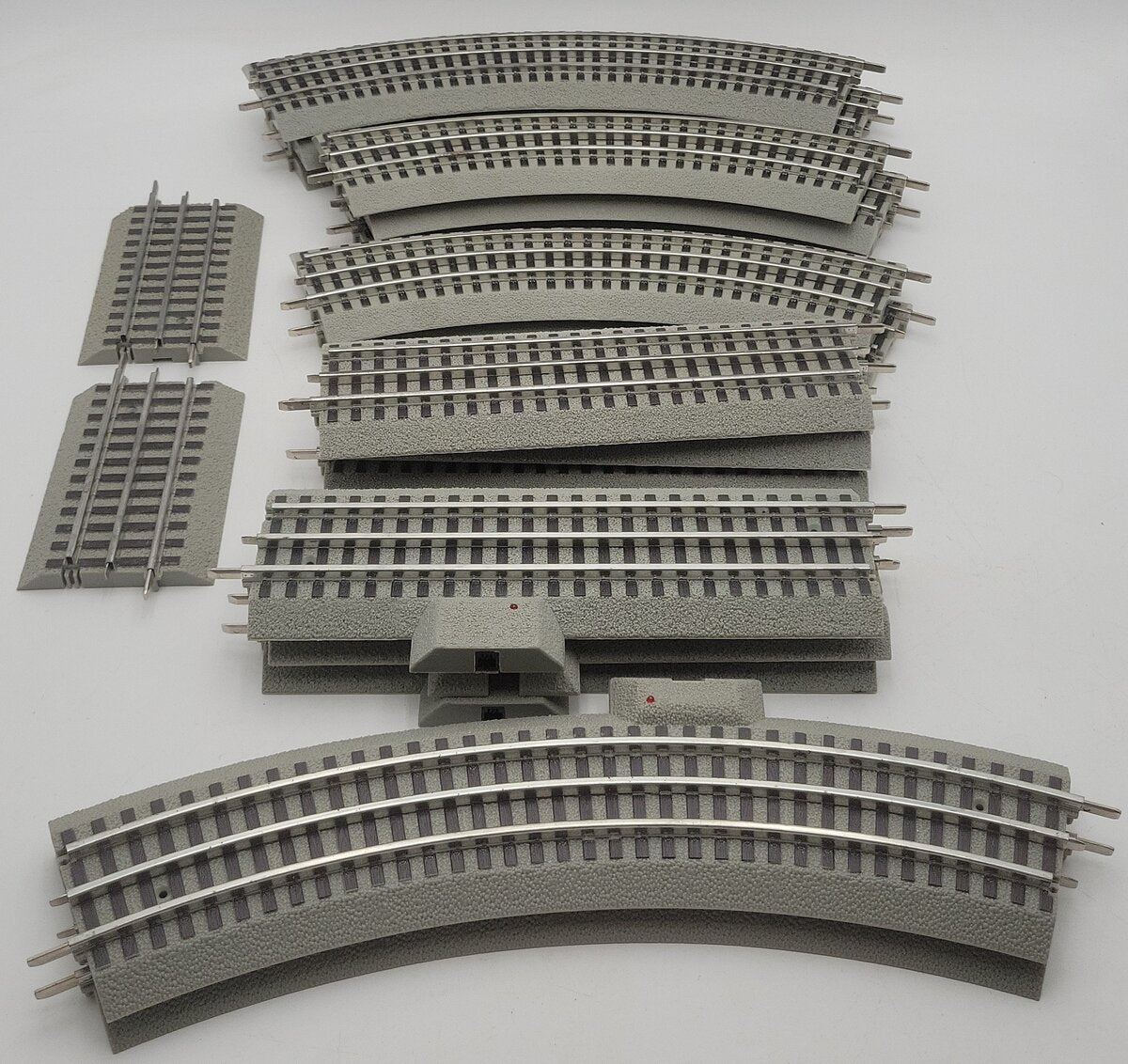 Lionel Assorted Straight and Curved Tracks [18] EX