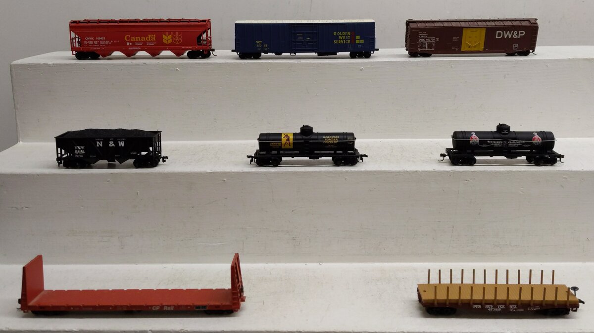 Generic HO Scale Assorted Freight Cars [8] EX