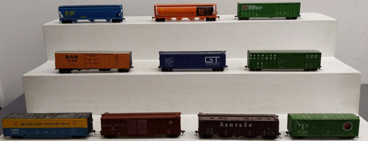 Accurail & Other Assorted HO Scale Freight Cars [10] EX