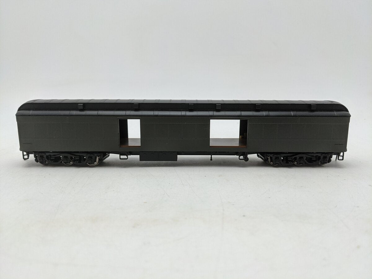 Walthers 932-10500 Undecorated ACF 70' Heavyweight Baggage Car EX