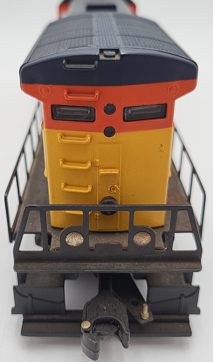 Lionel 6-8470 O Gauge C&O Chessie System U36B Powered Diesel Locomotive VG