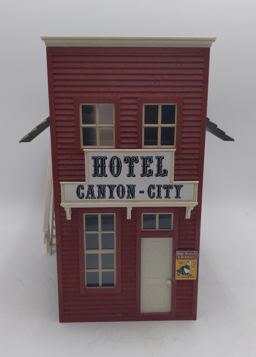 Pola 924 G Hotel Canyon City Building Kit- Assembled EX