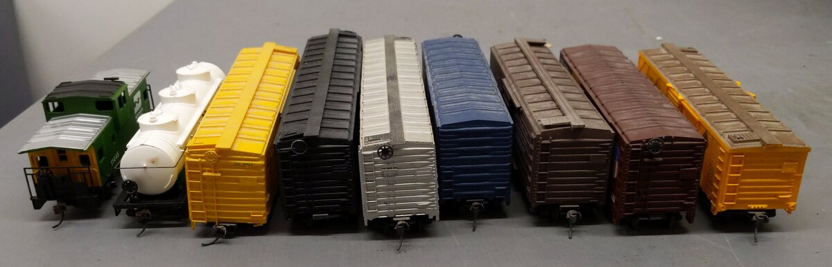 Life Like & Other Assorted HO Scale Freight Cars [9] EX