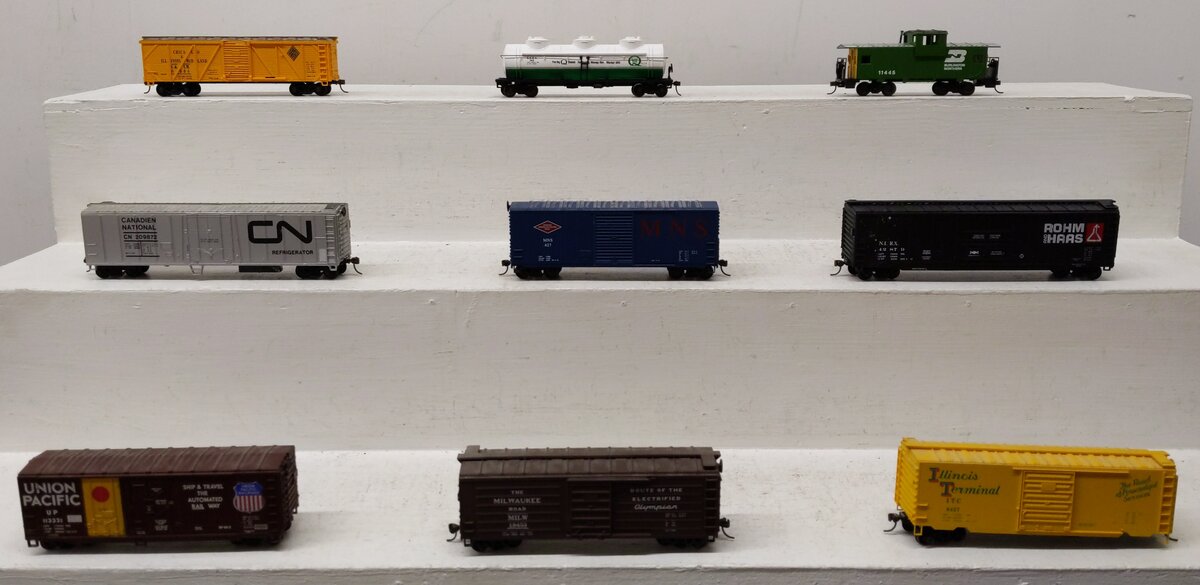 Life Like & Other Assorted HO Scale Freight Cars [9] EX