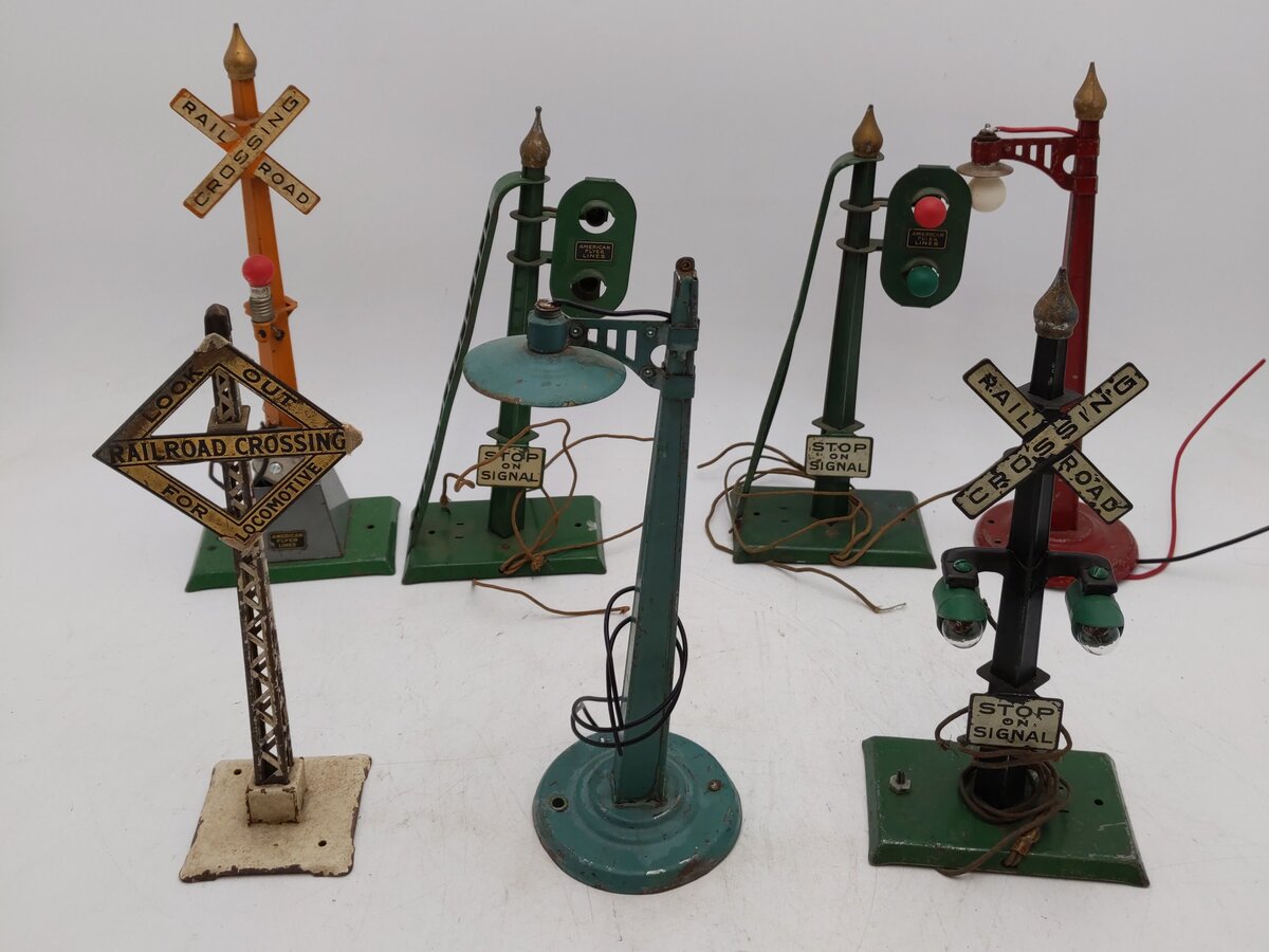 American Flyer Prewar O/Std. Assorted Lights & Signals: 2118, 2109, 2116 [7]