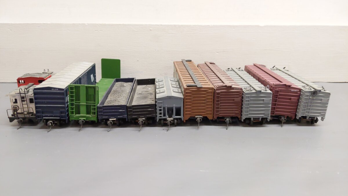 Athearn and Others HO Scale Assorted Freight Cars [11] EX