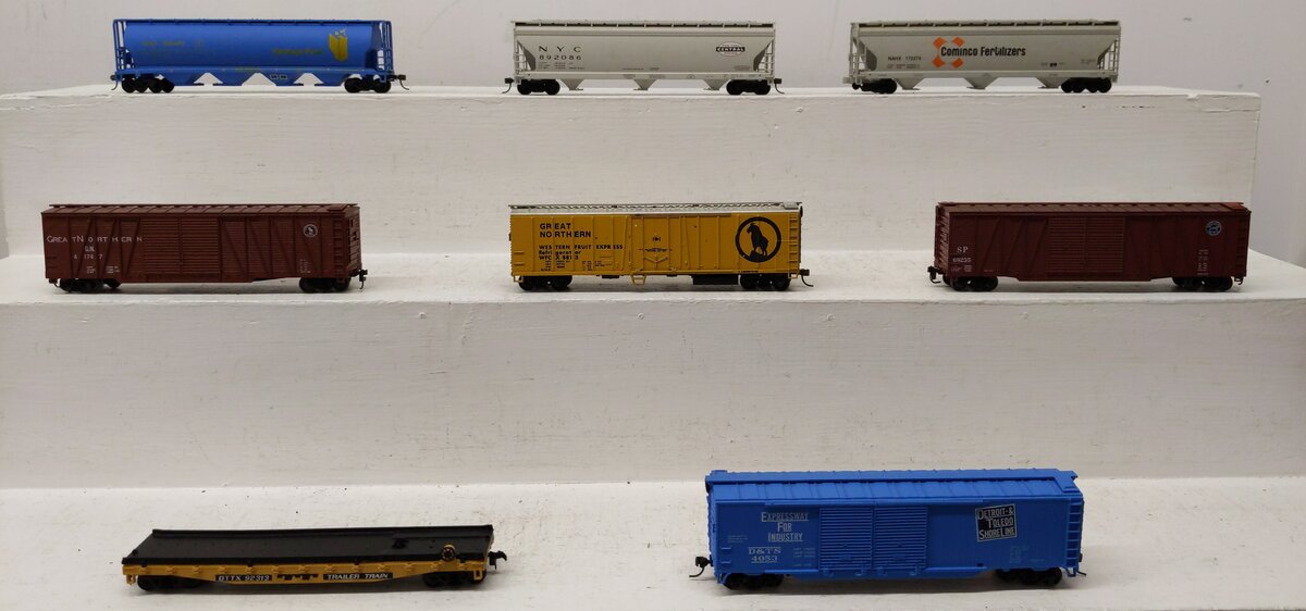 Accurail & Other Assorted HO Scale Freight Cars [8] EX