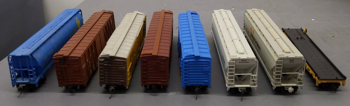 Accurail & Other Assorted HO Scale Freight Cars [8] EX