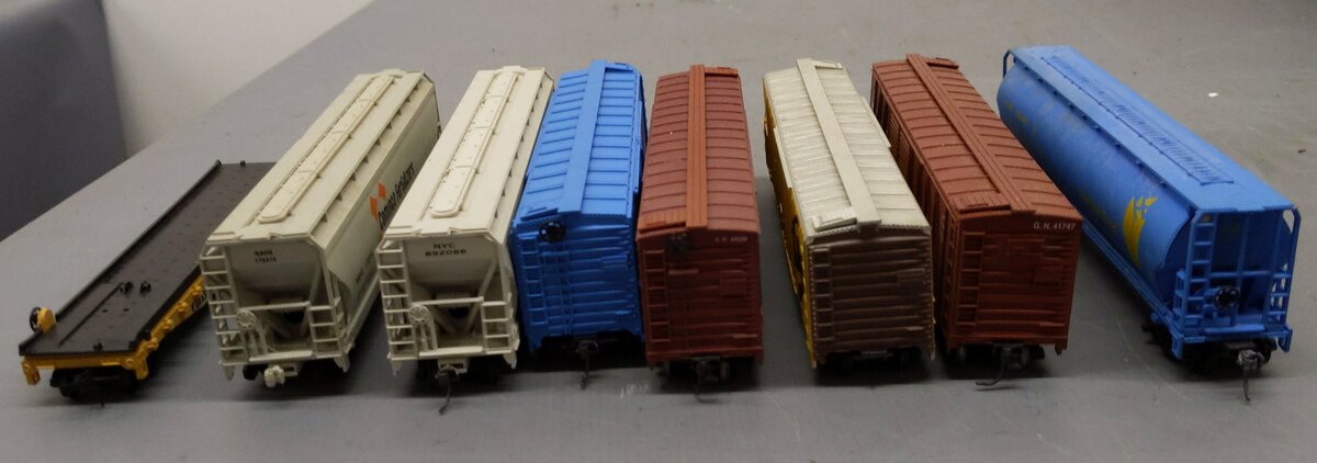 Accurail & Other Assorted HO Scale Freight Cars [8] EX