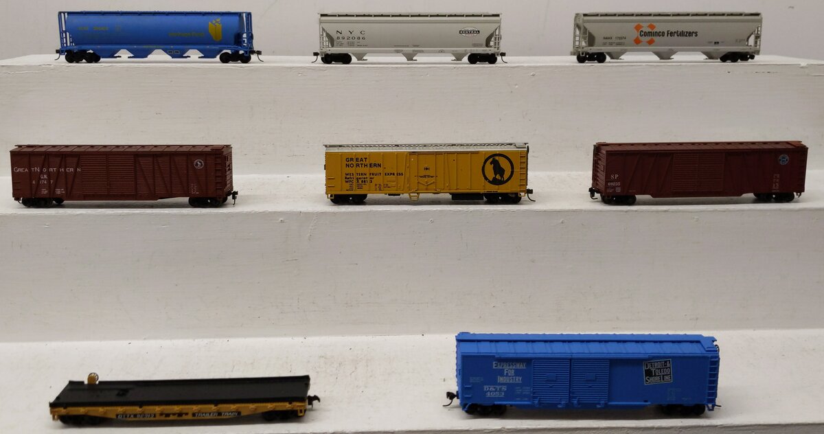 Accurail & Other Assorted HO Scale Freight Cars [8] EX