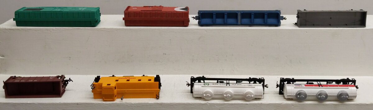 Bachmann & Other Assorted HO Scale Freight Cars [8] EX