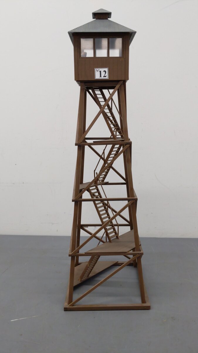 Piko 62222 G Scale Wooden Fire Post/Watch Tower Building Kit-Assembled VG