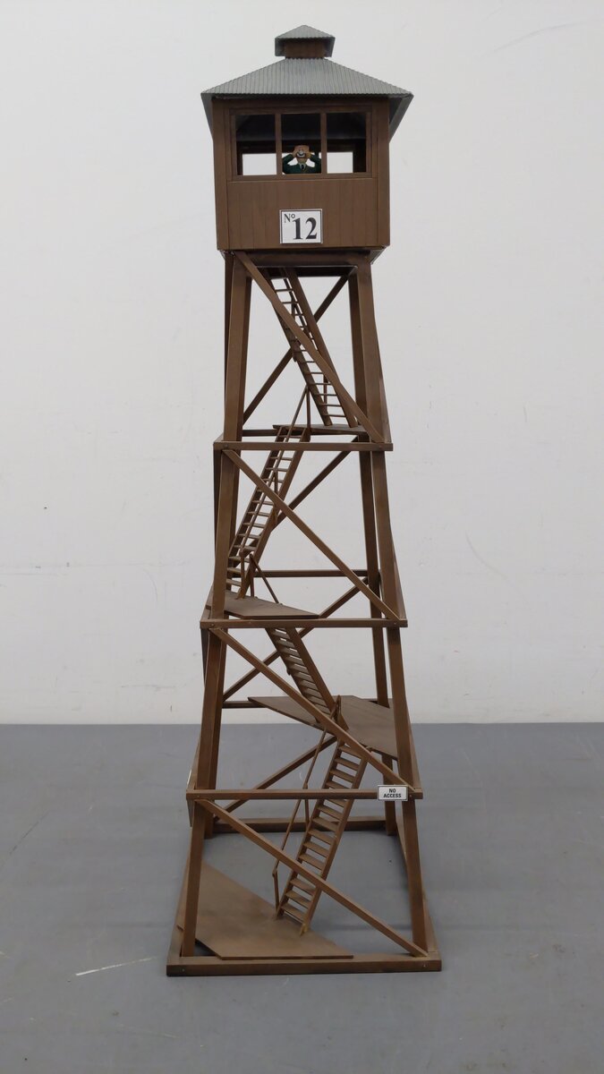 Piko 62222 G Scale Wooden Fire Post/Watch Tower Building Kit-Assembled VG
