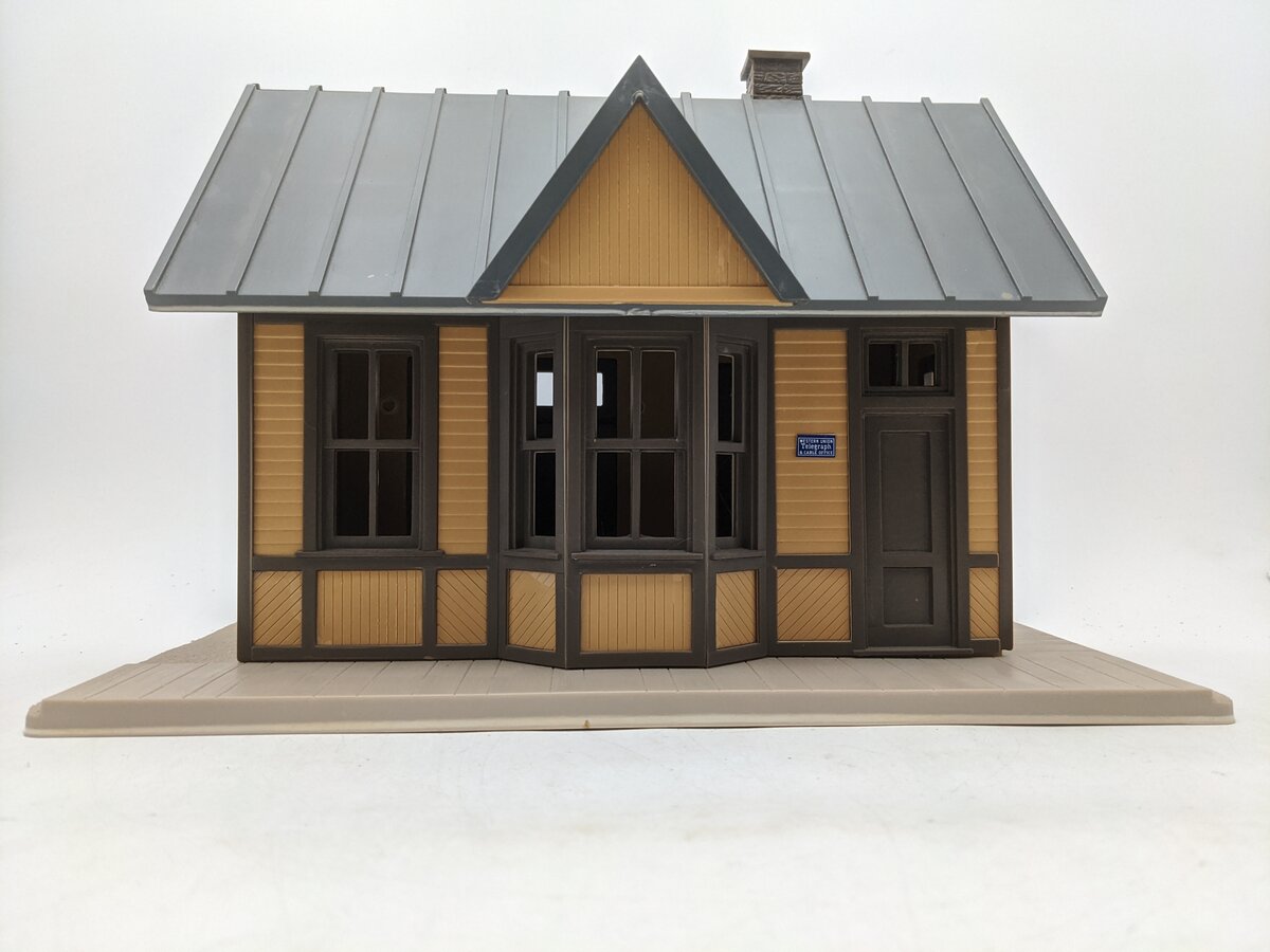 Aristo-Craft 7200 G Scale Passenger Depot VG