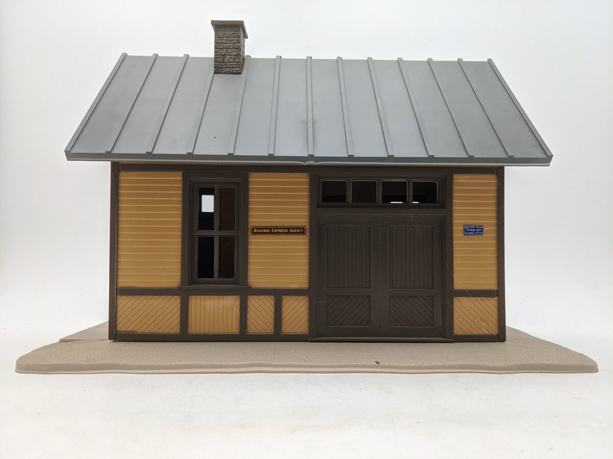 Aristo-Craft 7200 G Scale Passenger Depot VG
