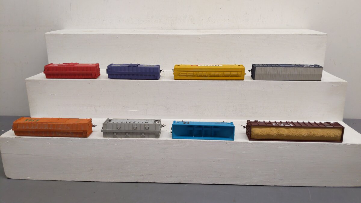 Athearn and Others HO Assorted Freight Cars 133274, 97079, 20952, 46244[8] EX