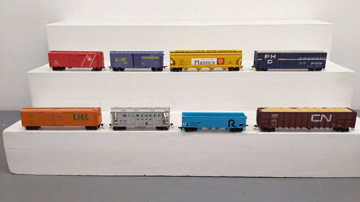 Athearn and Others HO Assorted Freight Cars 133274, 97079, 20952, 46244[8] EX