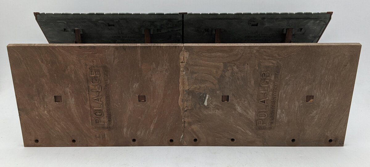 Pola 918 G Scale Flowery branch Covered Platform VG