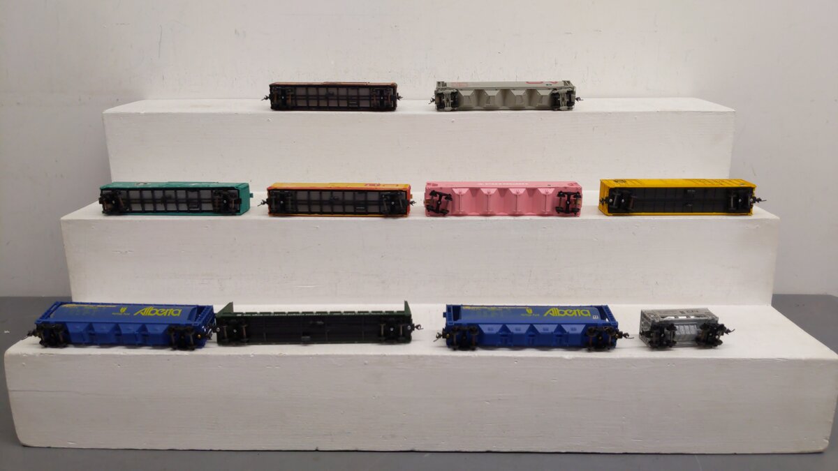 Athearn and Others HO Assorted Freight Cars 869378, 345393, 7745, 910, 10988[10] VG