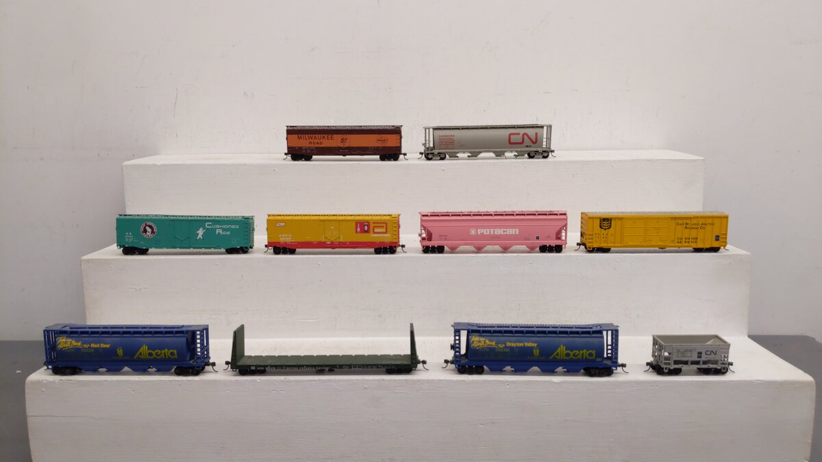 Athearn and Others HO Assorted Freight Cars 869378, 345393, 7745, 910, 10988[10] VG