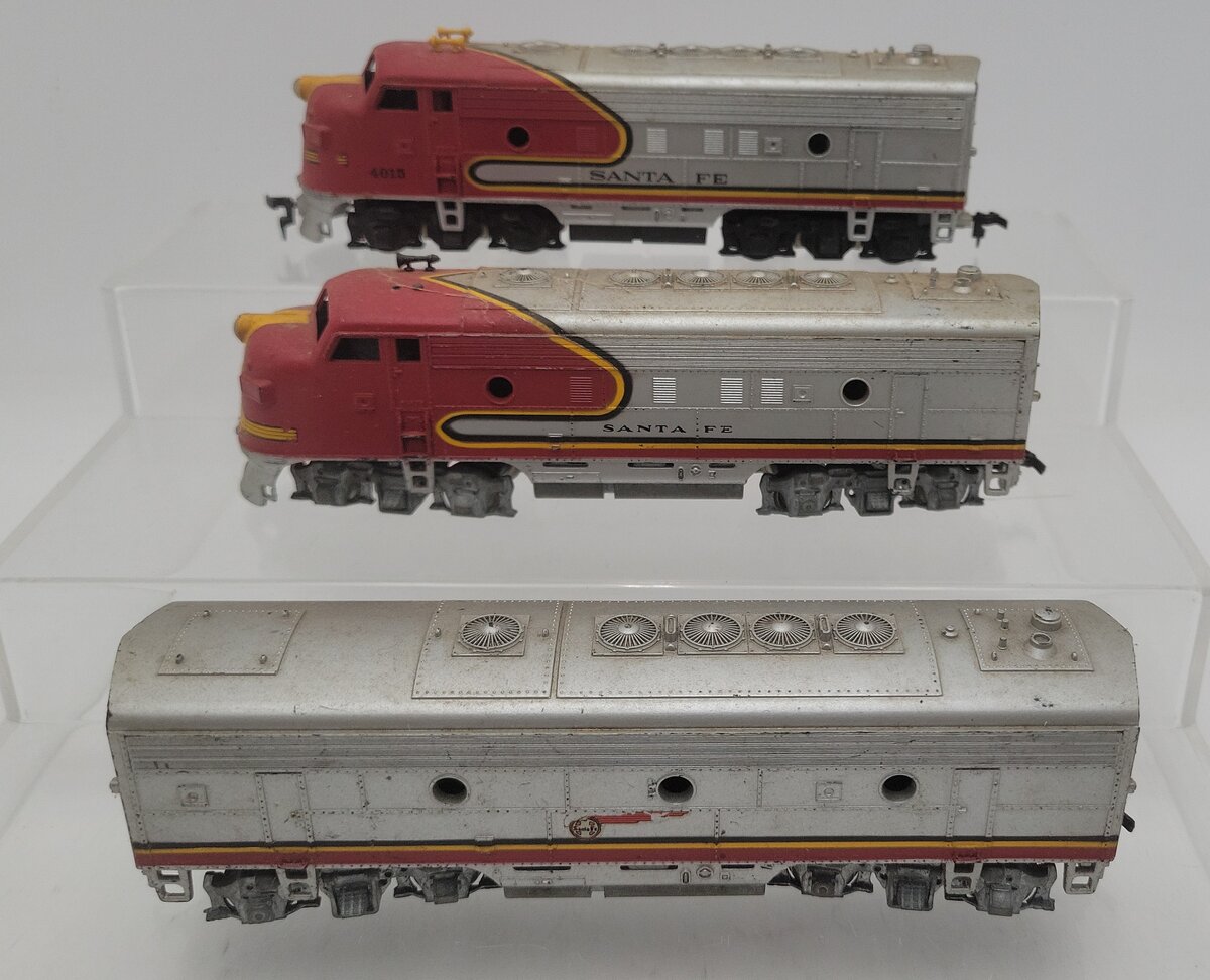 Athearn HO Scale Santa Fe Assorted Unpowered Diesel Locomotives #4015 [3]