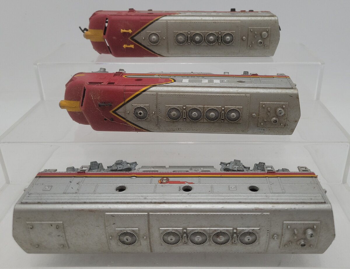 Athearn HO Scale Santa Fe Assorted Unpowered Diesel Locomotives #4015 [3]