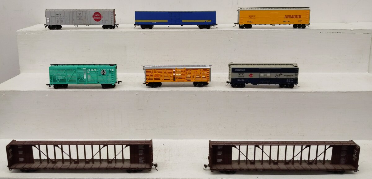 Bachmann & Other Assorted HO Scale Freight Cars [7] EX
