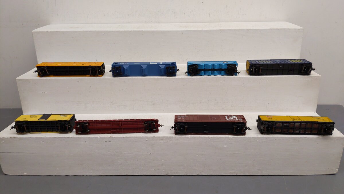 Athearn and Others HO Assorted Freight Cars 7605, 54, 133274, 2046, 38138 [8] VG
