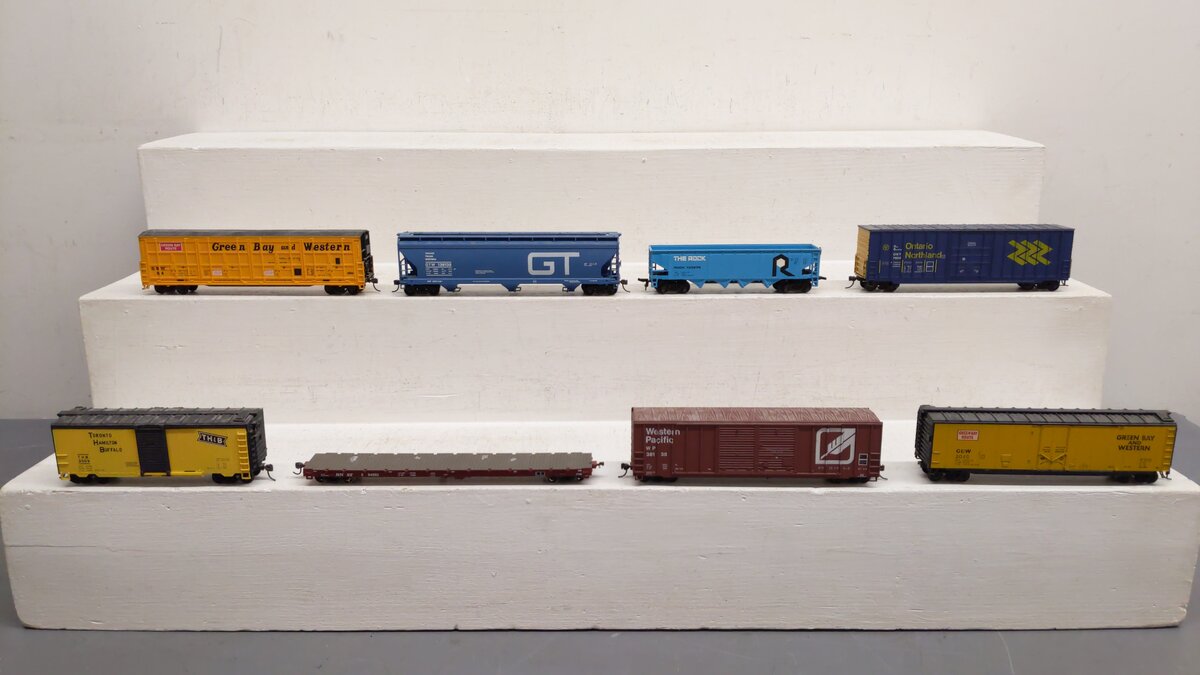 Athearn and Others HO Assorted Freight Cars 7605, 54, 133274, 2046, 38138 [8] VG