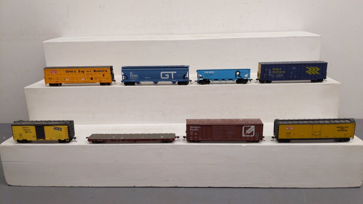 Athearn and Others HO Assorted Freight Cars 7605, 54, 133274, 2046, 38138 [8] VG