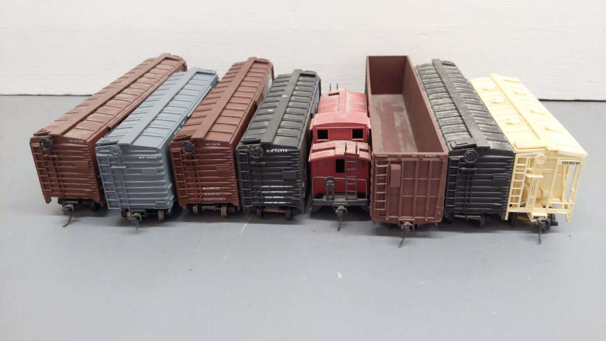 Athearn and Others HO Assorted Freight Cars 72901, 69260, 177850, 873623[8] VG
