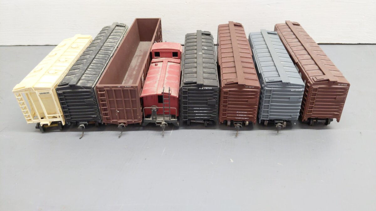 Athearn and Others HO Assorted Freight Cars 72901, 69260, 177850, 873623[8] VG